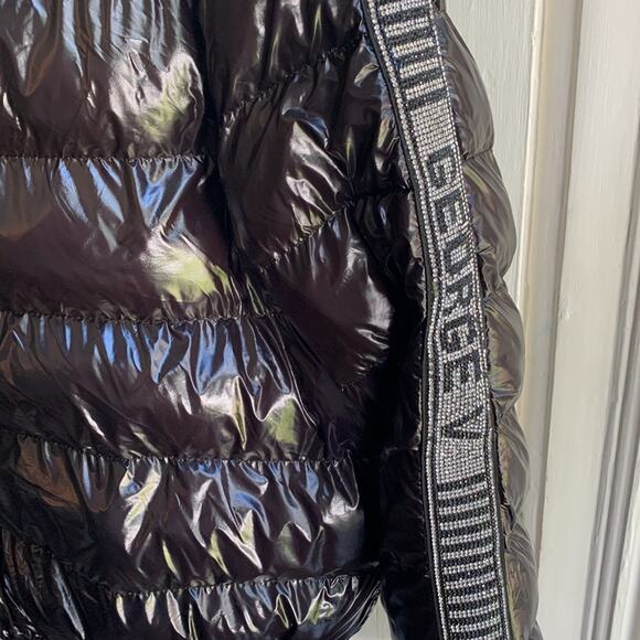 Avenue George V Paris Hooded Puffer - Picture 8 of 12